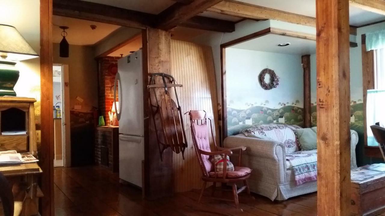 Carriage Barn Inn Keene Exterior photo
